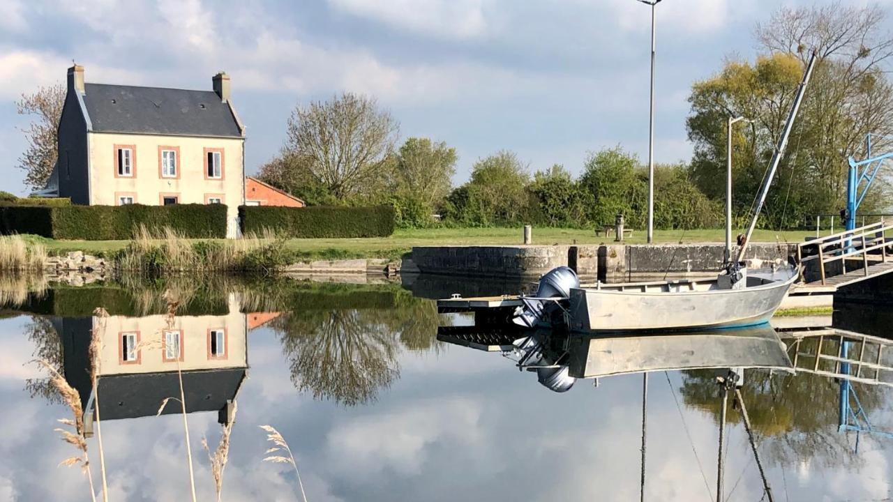 Navy & Co Bed & Breakfast Houesville Bagian luar foto
